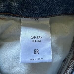 Express jeans, size 6, very cute high rise jeans.